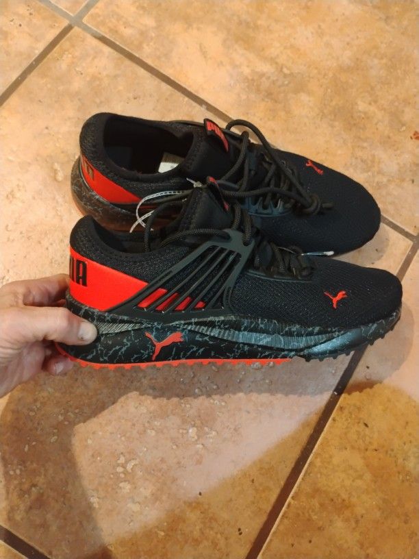 Puma 10 1/2 Never Worn