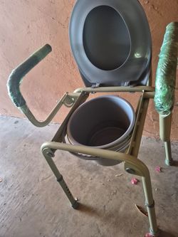 Bedside commode