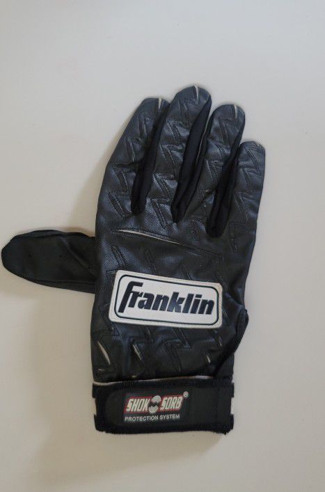 Brand new! Franklin Right Handed Batting Glove!  Adult lg!  Black and white!