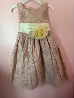Girls Dress (FITS 3T & 4T)