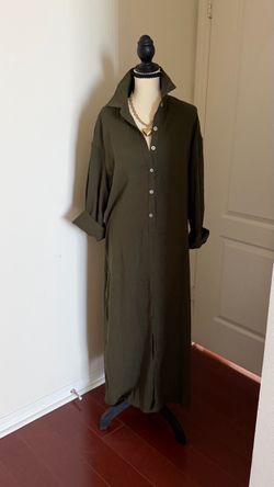 Women’s new lightweight, olive green maxi dress