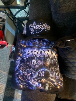 Yankees sweater + hat