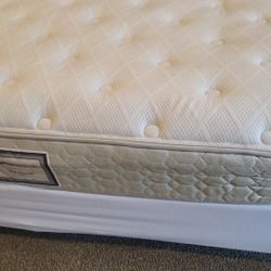 Cal King Size Bed With Mattress 