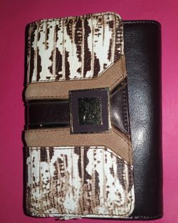 Sharif wallet snap closed