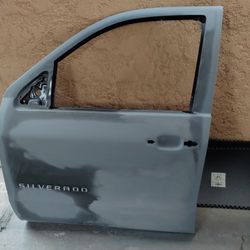2015 Chevy Silverado Crew Cab / Door $190