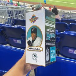 Livàn Hernandez BobbleHead Stadium Giveaway