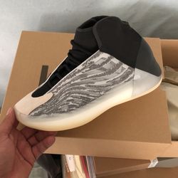 Yeezy Size 8