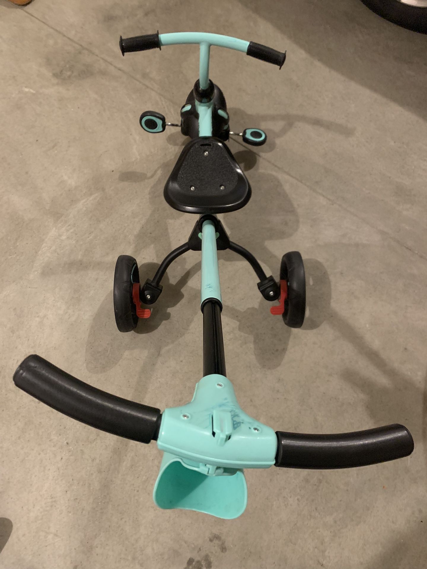 Yvolution Velo Flippa 4-in-1 Tricycle to Balance Bike 2-5 Years (Green) Unisex