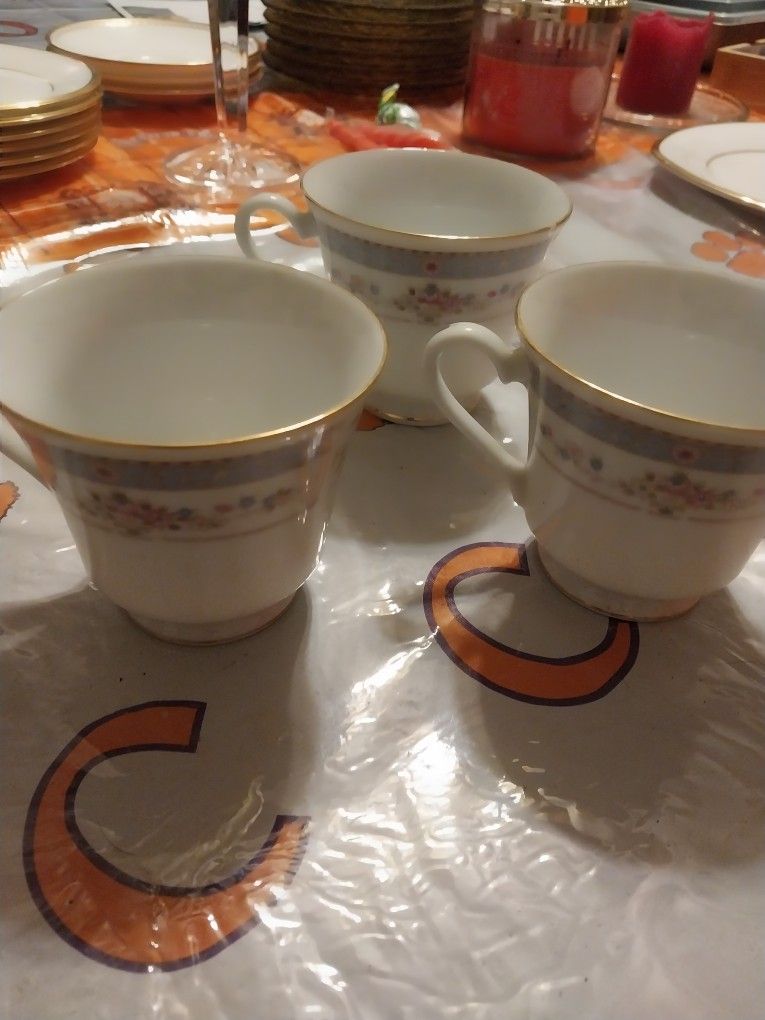 3 Tea Cups Crescent Fine China 4 Dollars