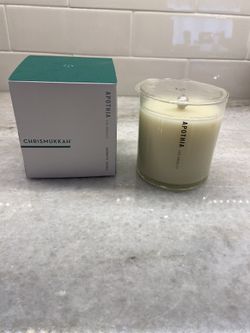 NEW/NEVER opened Apothia Chrismukkah Candle