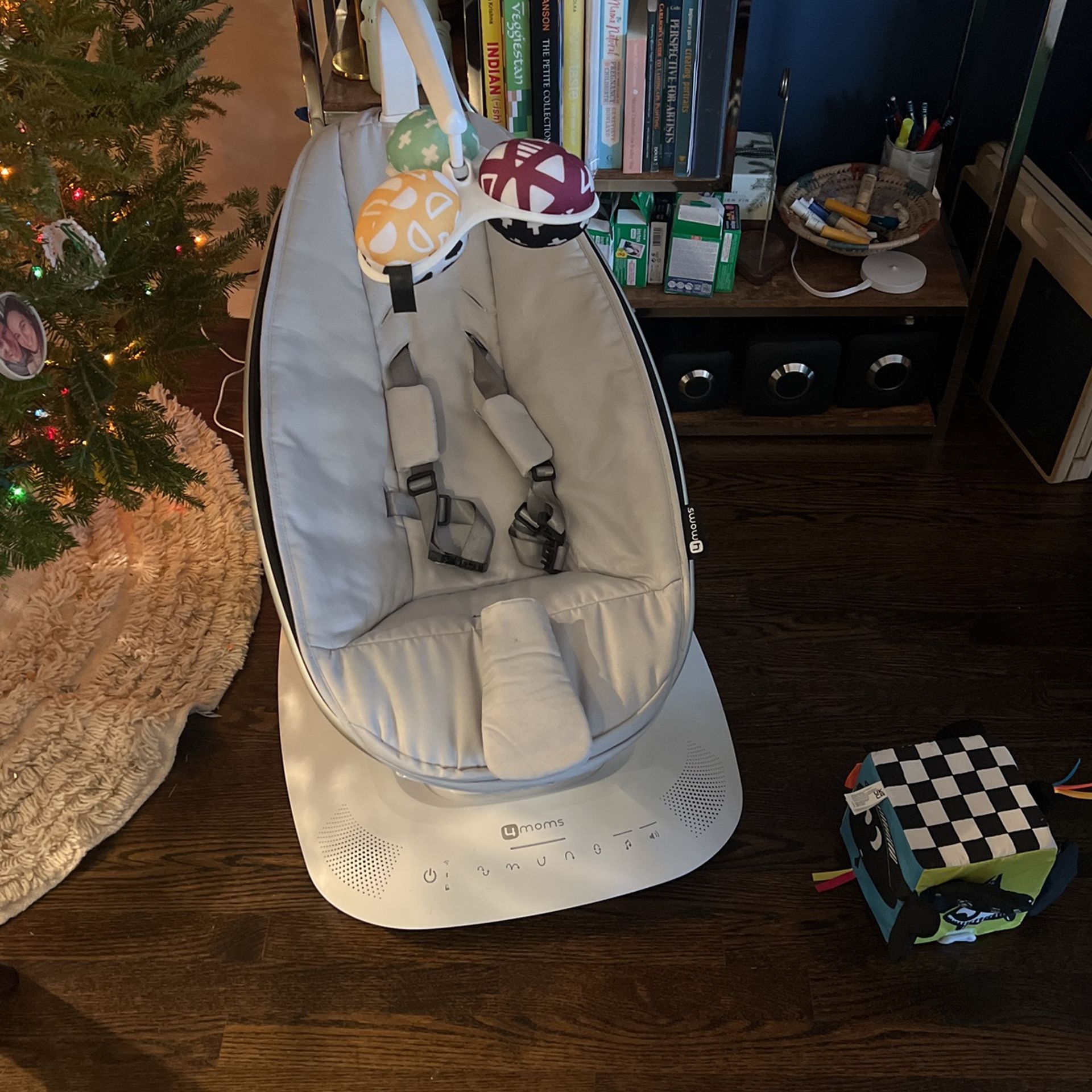 MamaRoo 4moms Baby Swing