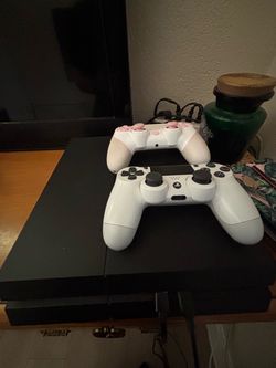 Ps4 Console with Two Controllers