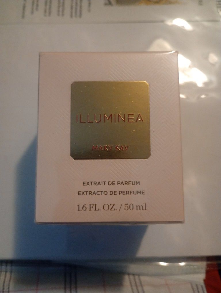 Mary Kay Illuminea Perfume