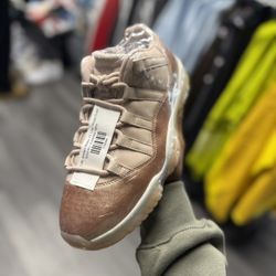 Sz 9.5W/8M | NEW | 2023 Air Jordan Retro 11 Low Rose Gold 