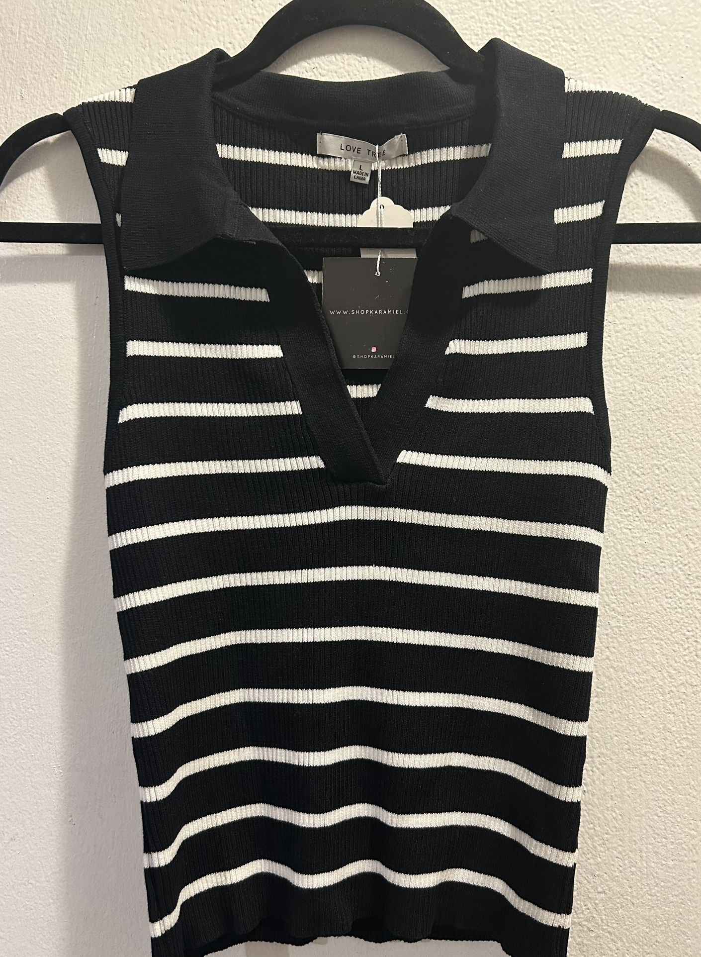 Classy Love Tree V-Neck Sleeveless Blouse Size L