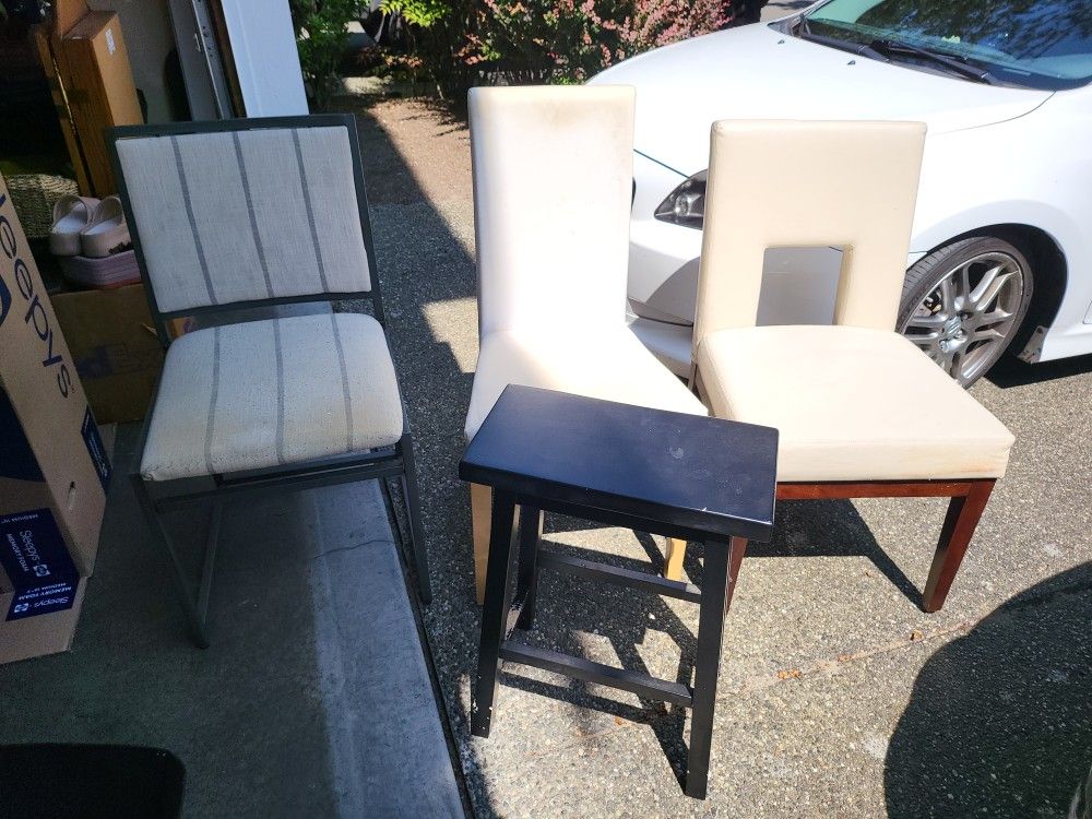 Free Chairs 