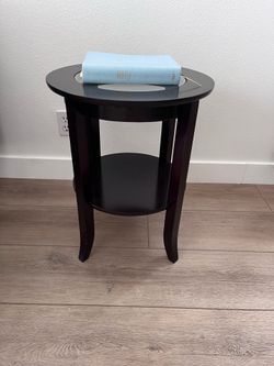 Round  elegant side table