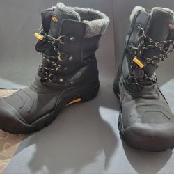 Keen Boots Size 4