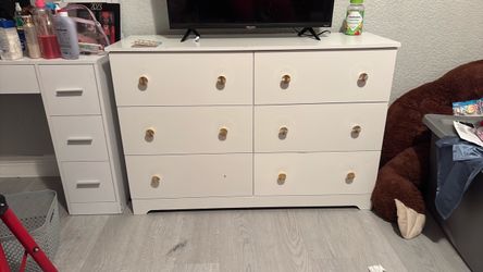 White 6-Drawer Double Dresser