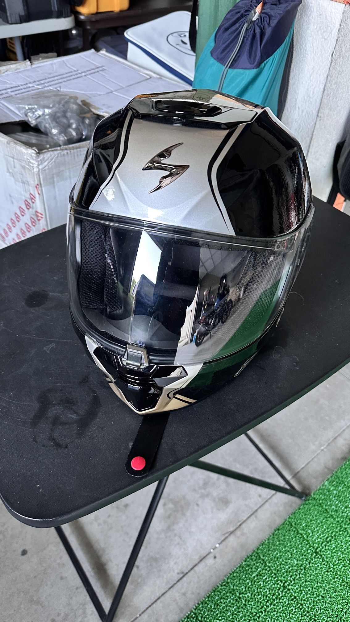 Motorcycle Helmet (Medium)