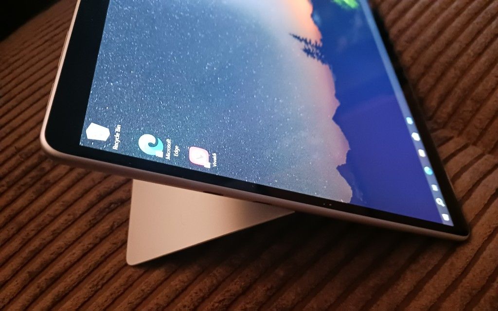 Microsoft Surface PRO 9 13 Inch 2880x1920 Touchscreen Intel Core I7-1265u 16 GB RAM 512 GB SSD Dual Webcam Windows 11 Professional 