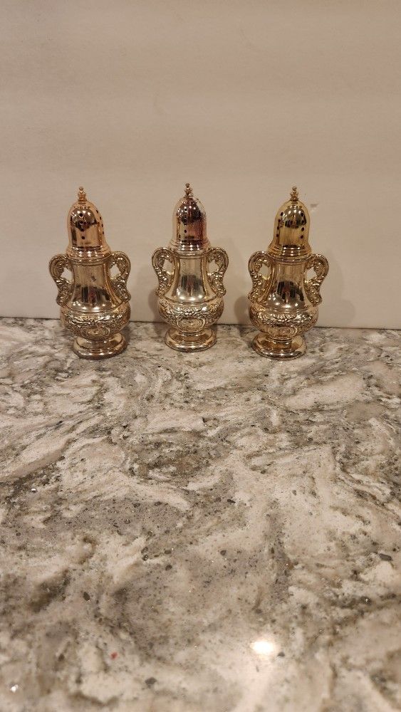 TOWLE Old Master Silver Plated Salt and Pepper Shakers set of 3.
