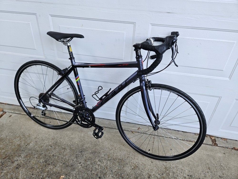 Medium 54cm Felt Z100 Road Bike Aluminum Frame + Carbon Fork
