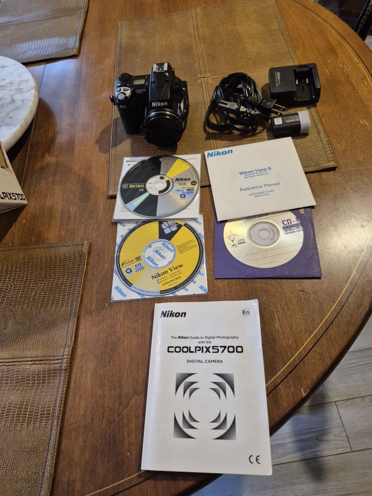 Nikon coolpix 5700 Digital camera