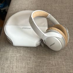 Bose Around-Ear Wireless Headphones 2soundLink :New
