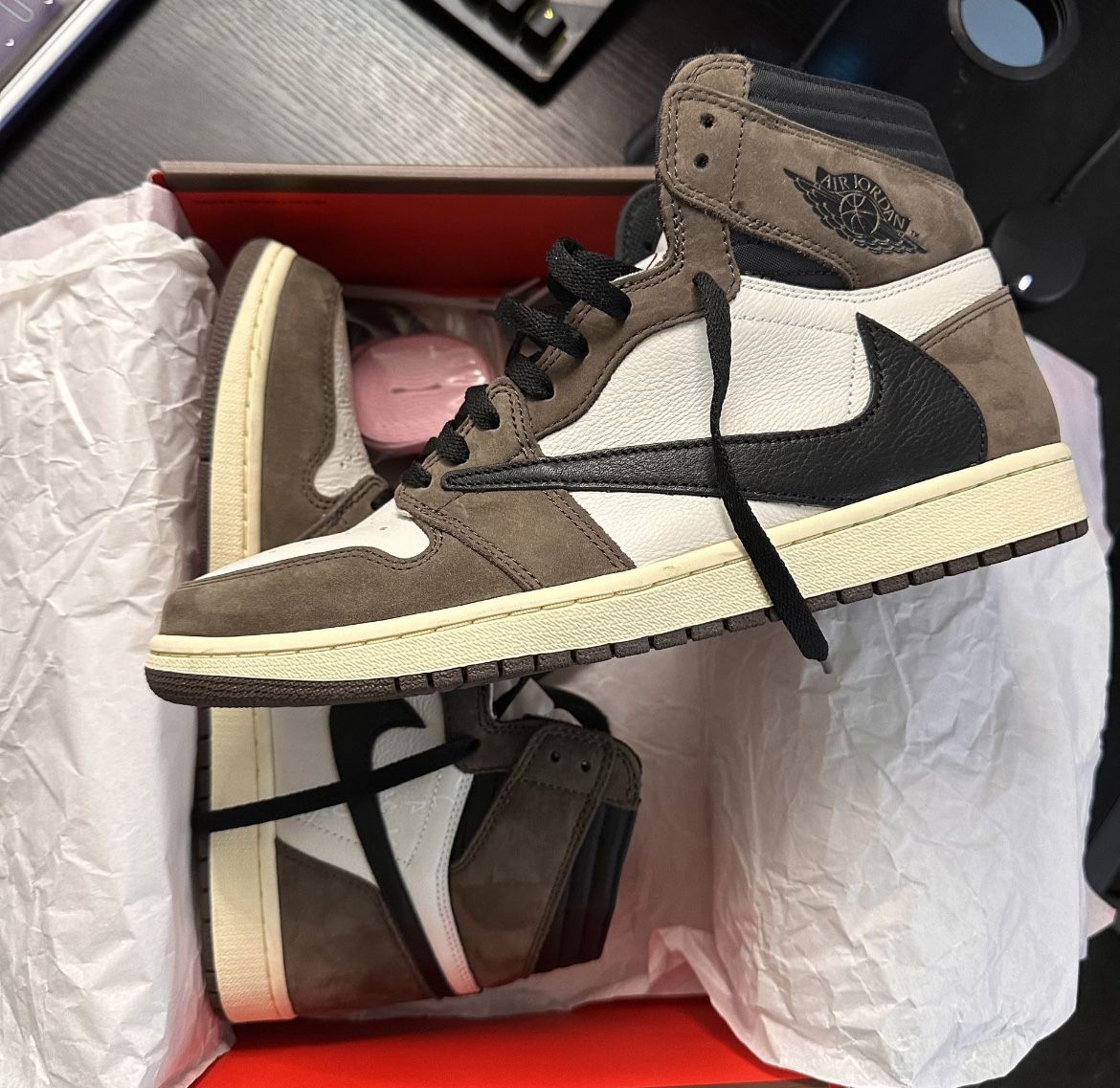 Travis Scott Jordan 1 High Mocha 11.5