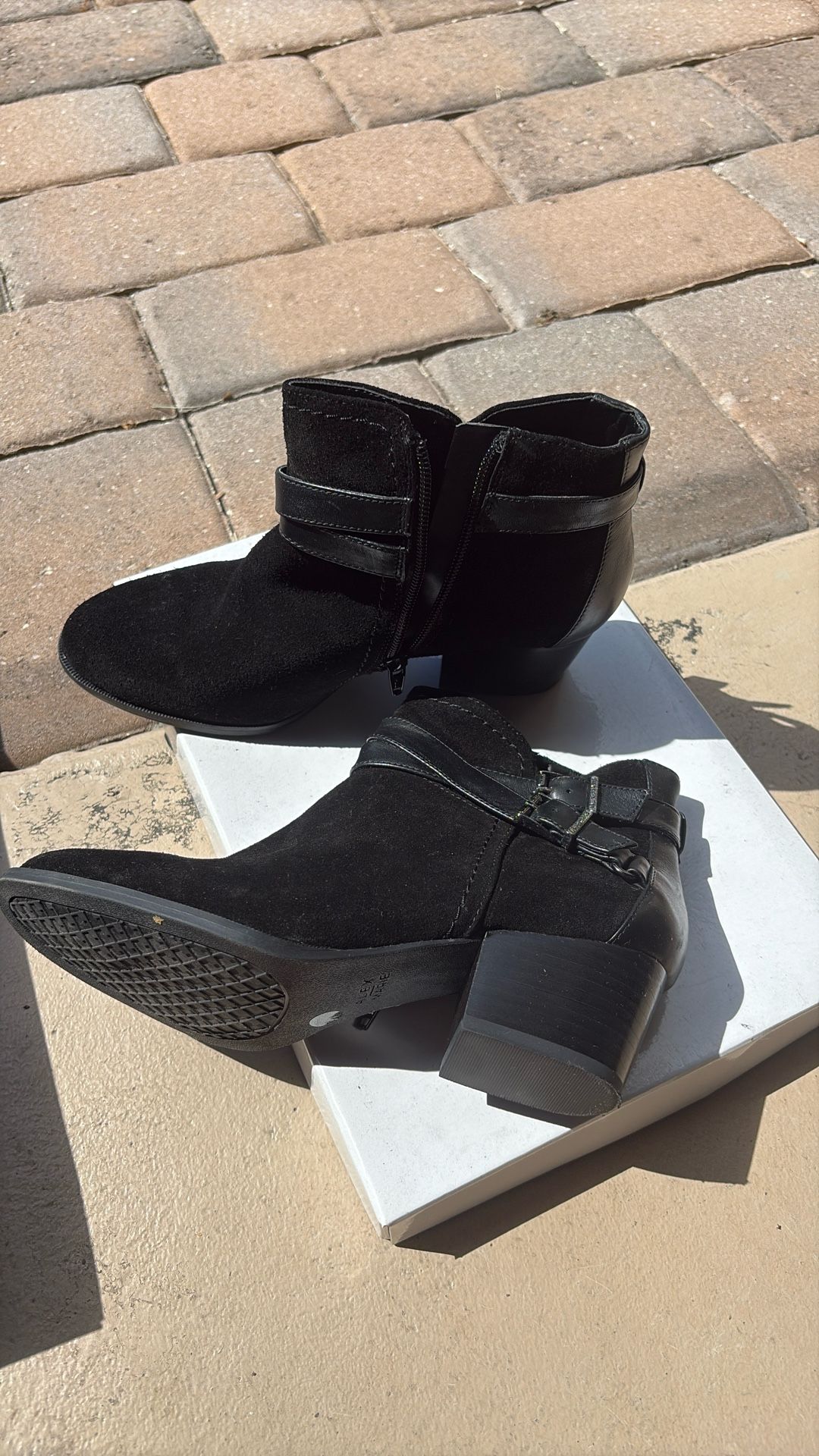 7M Never Worn Black swade Boots