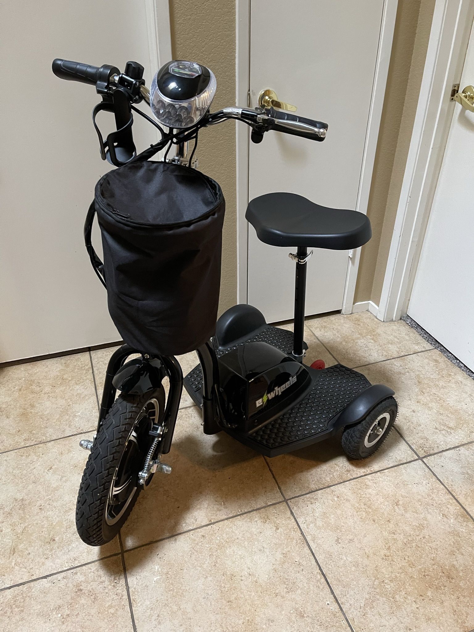 Stand N Ride E Wheels Scooter