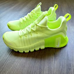 NEW Nike Free Metcon 6 Barely Volt White Volt FJ7126-702 Women’s 8.5