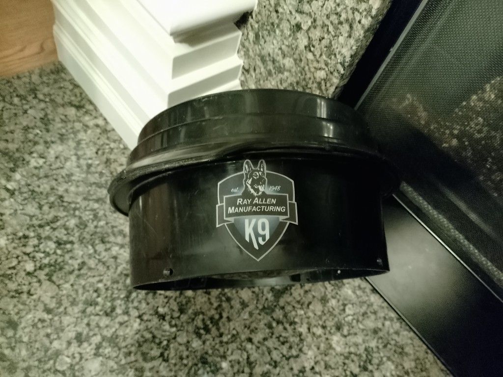 Ray Allen Manufacturing Spill Proof Dish