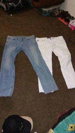 Jeans (Levi's) blue pair !