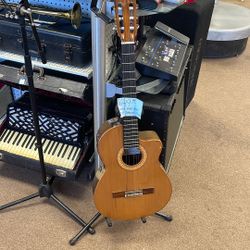 Manuel Rodriguez EHijosh Spanish Guitar