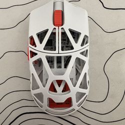 WLMouse Beast X - Mini + glass skates