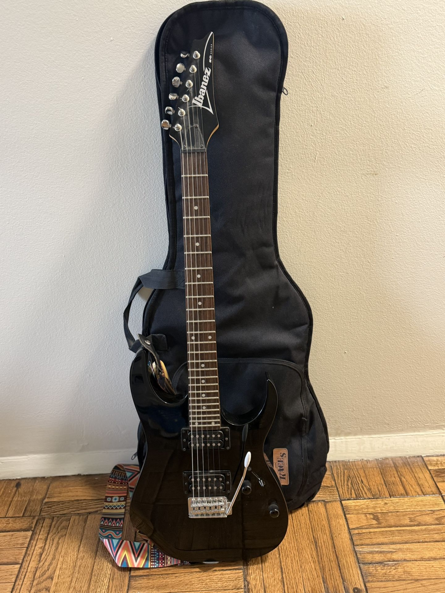 Ibanez Electric Guitar RG Series - black + cover case + strap