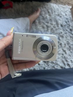 Pentax 7.1 Megapixels Camera 