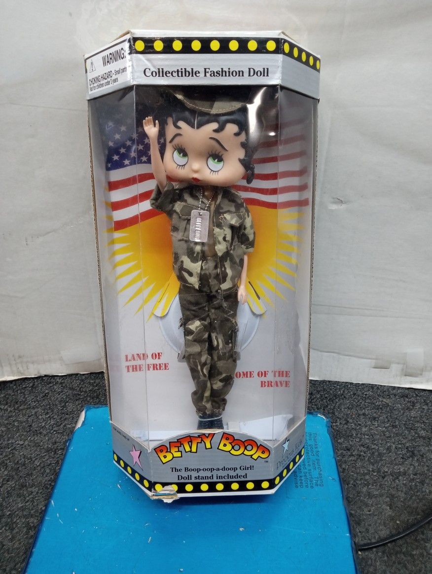 Vintage 1998 Betty boop collectible fashion doll stand included precious kids