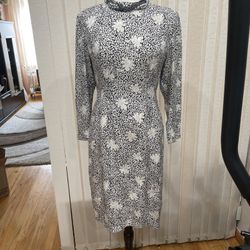 Arthea Designer dress 100% silk Beige / Black. Size 12. Good Condition. Re $350