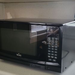 Rival Black Microwave