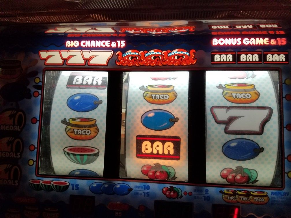 REDUCED- Pachislo Taco Slot Machine for Sale in Bremen, IN