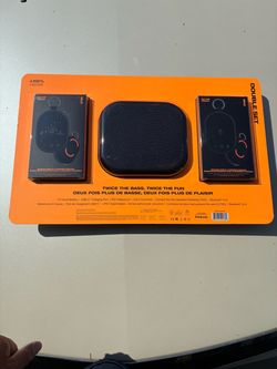 Bluetooth Speakers - 2 pack - With Case - Brand New in Package - Cellphone - skull candy brand