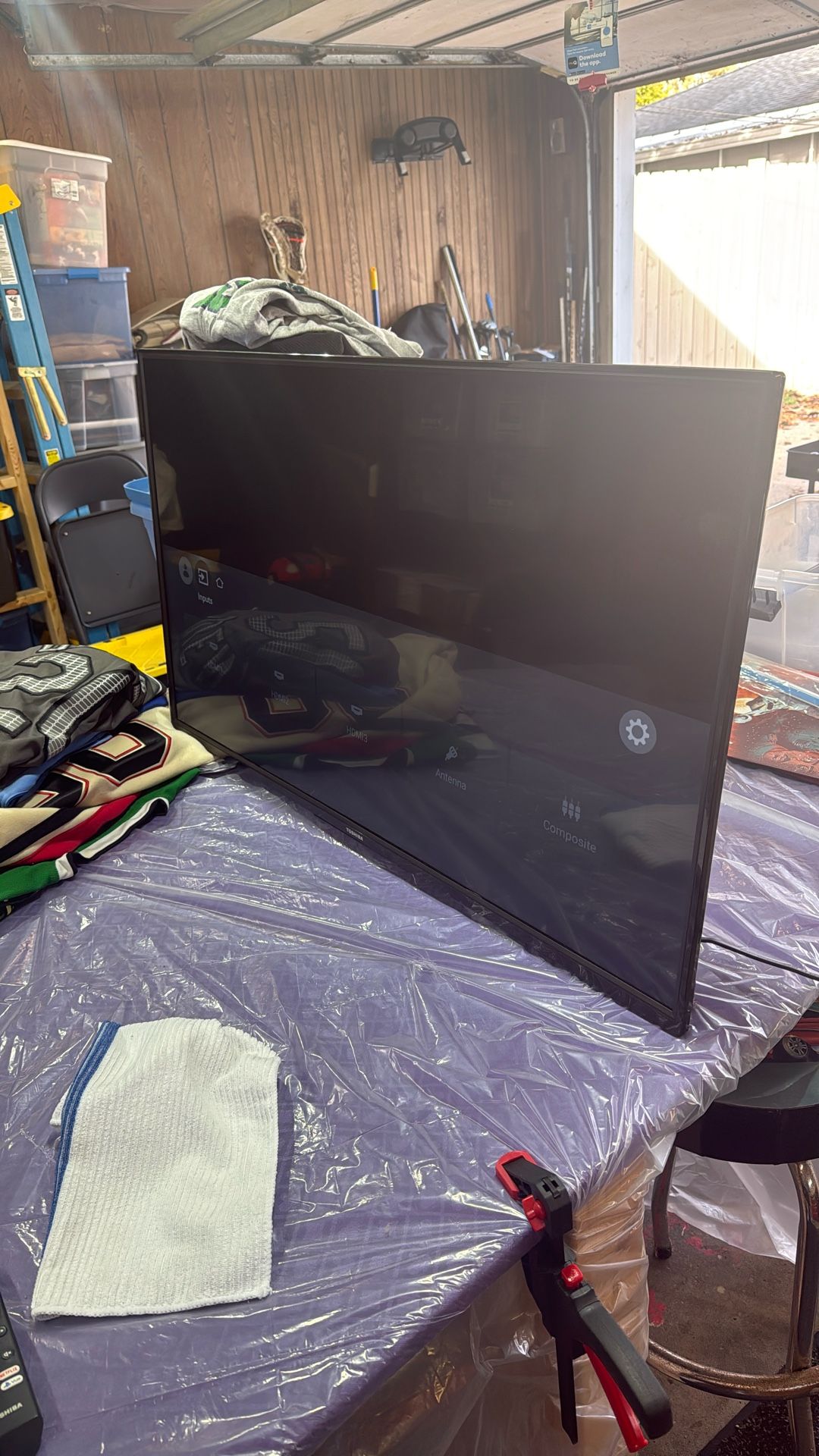 Toshiba HD Smart TV (no base legs)