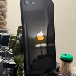 iPhone SE (2nd Gen) 64GB – Great Condition 🔥 ONLY for Xfinity Mobile!