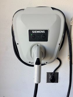 Siemens VersiCharge EV Wall Charger with Cable