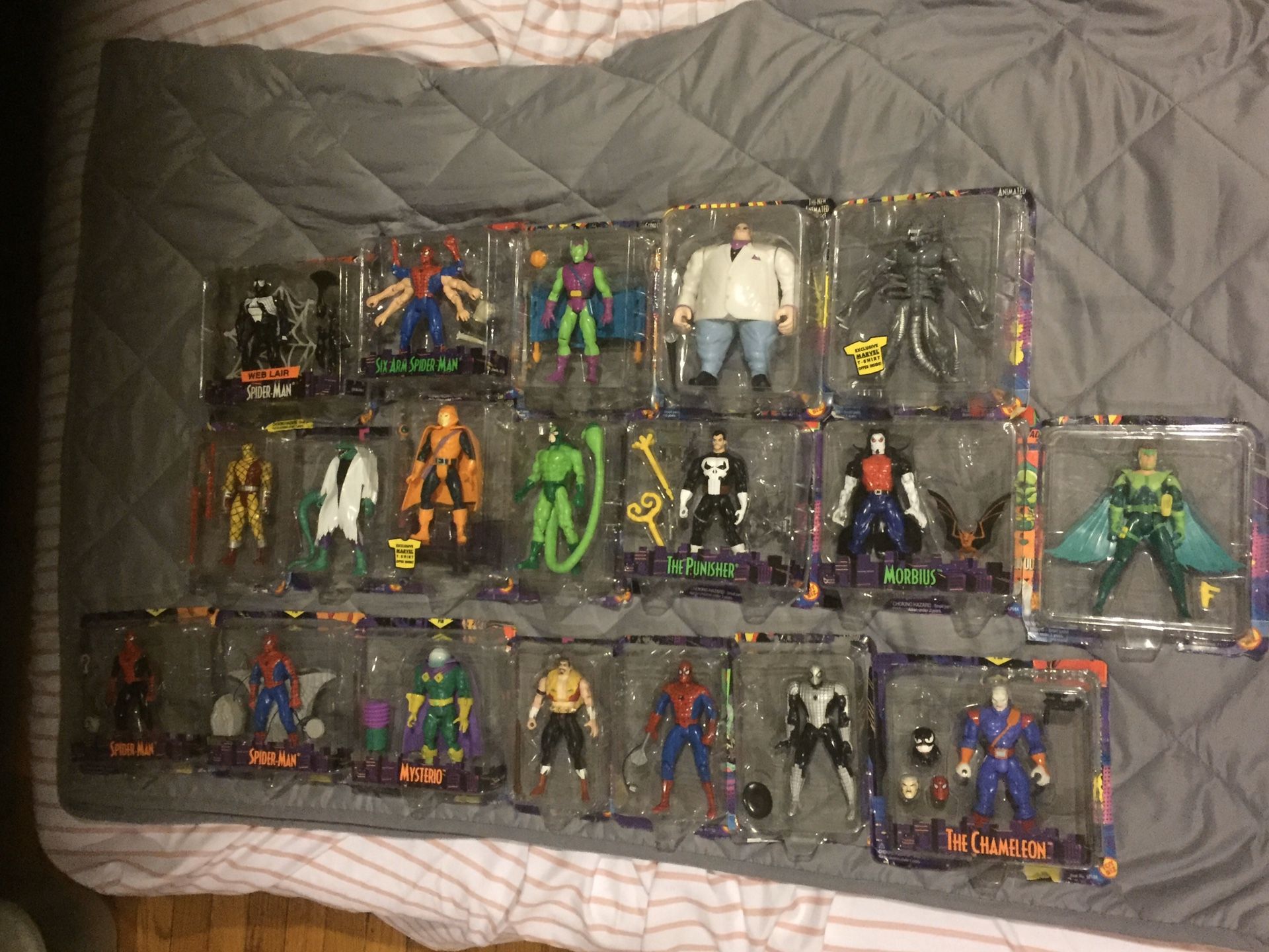 Toybiz Spiderman The Animated Series Lot of 19 Action Figures, Used In Bubble