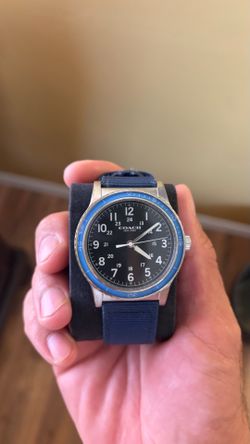 Men’s coach watch.