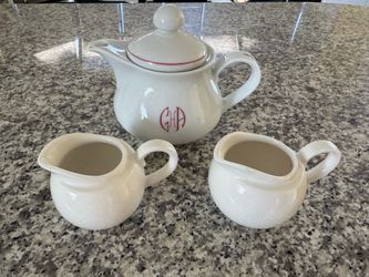 Teapot and creamers